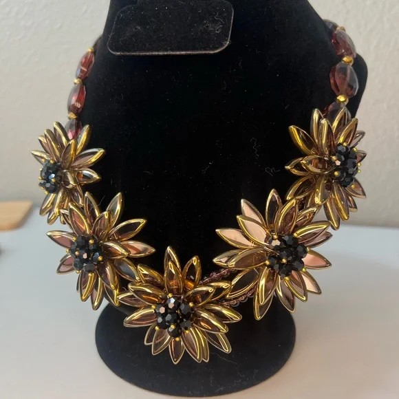 Vintage Joan Rivers Cluster Floral Bib Necklace - Picture 6 of 7